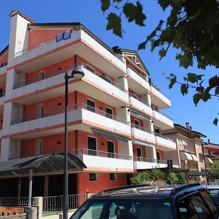 Maestrale Canova Apartments Caorle Buitenkant foto