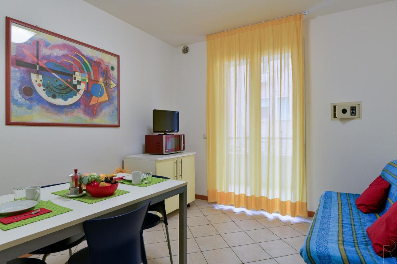 Maestrale Canova Apartments Caorle Buitenkant foto