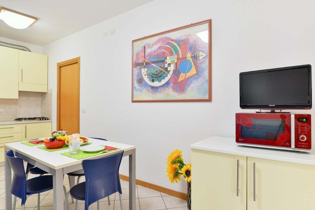 Maestrale Canova Apartments Caorle Buitenkant foto