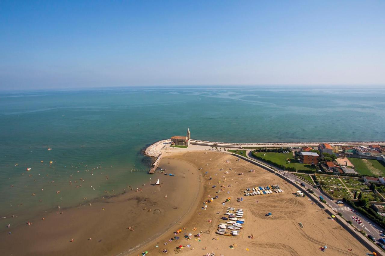 Maestrale Canova Apartments Caorle Buitenkant foto