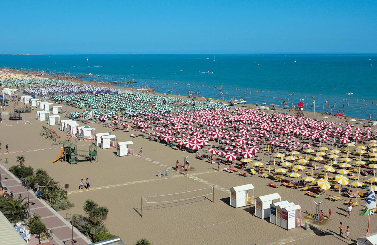 Maestrale Canova Apartments Caorle Buitenkant foto