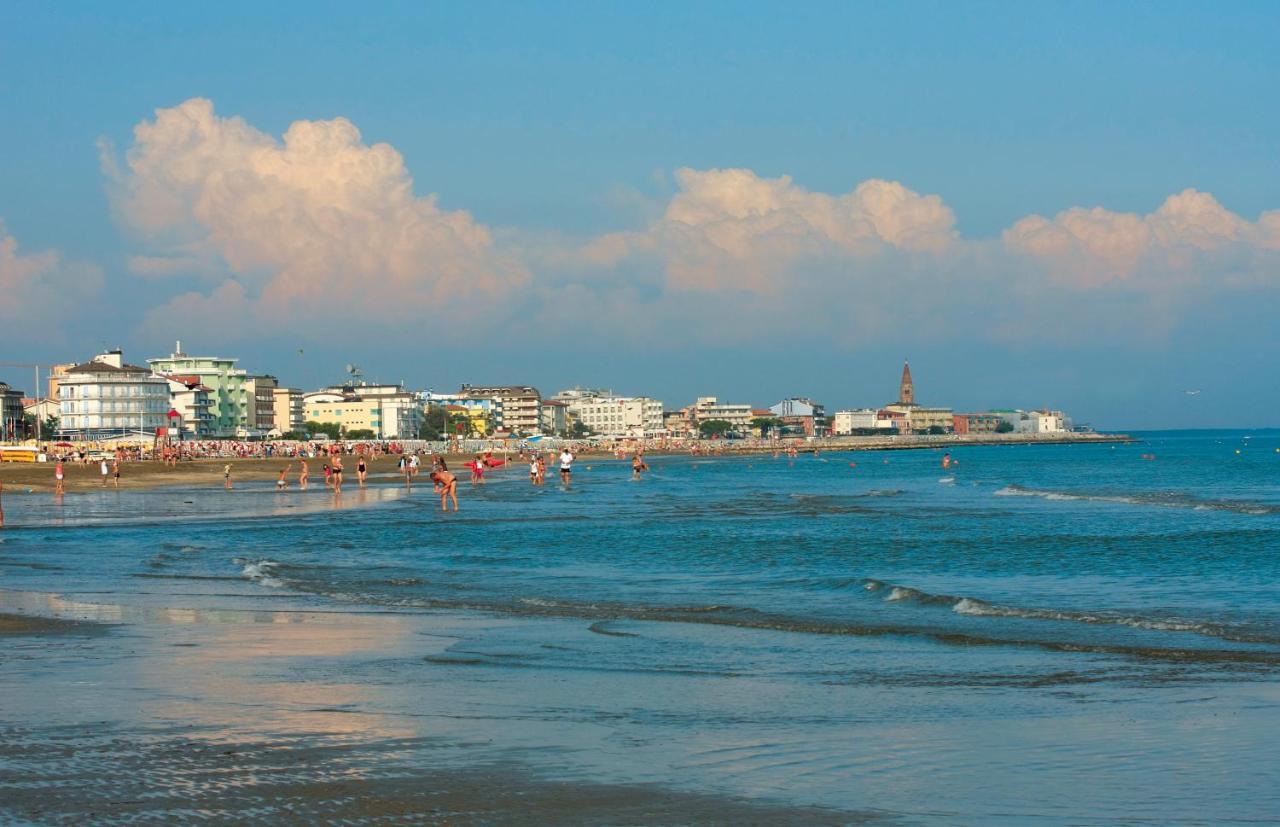 Maestrale Canova Apartments Caorle Buitenkant foto
