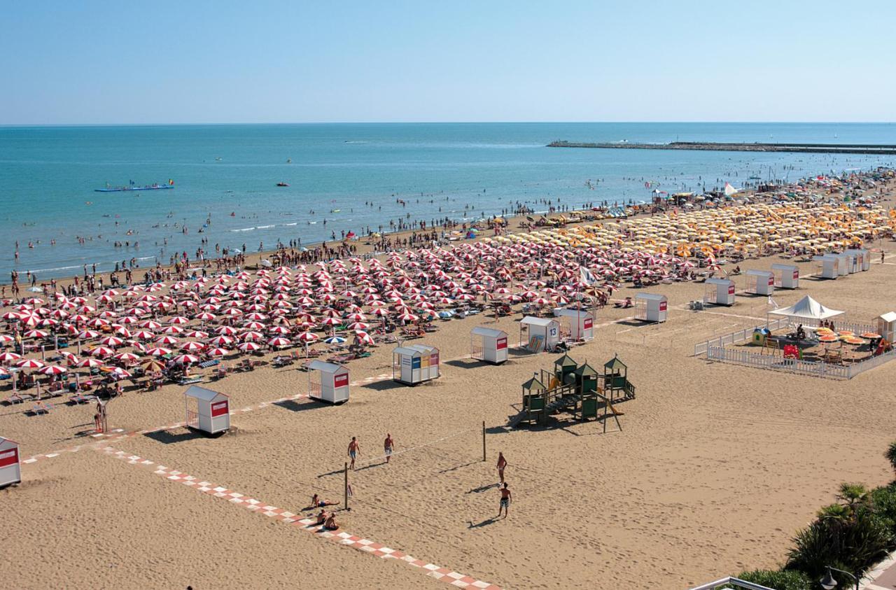 Maestrale Canova Apartments Caorle Buitenkant foto