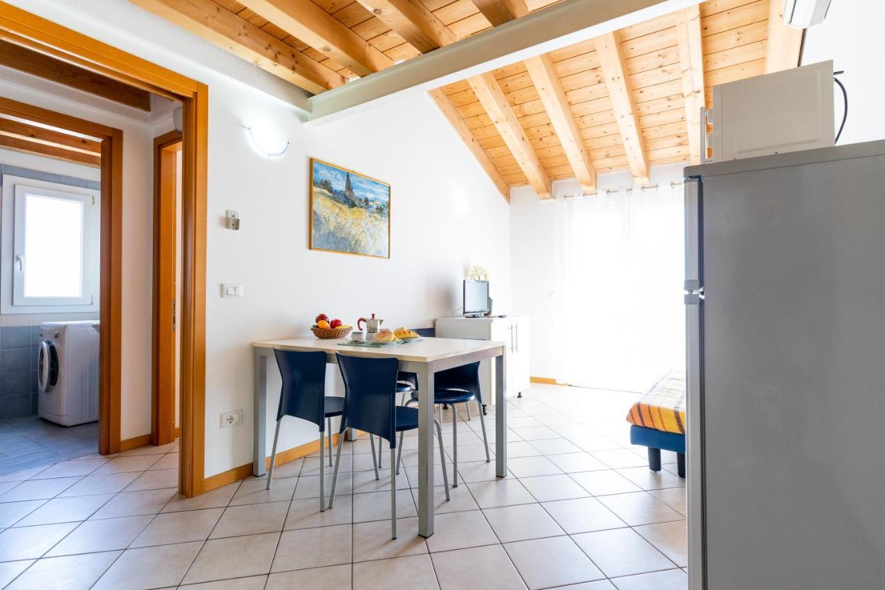 Maestrale Canova Apartments Caorle Buitenkant foto